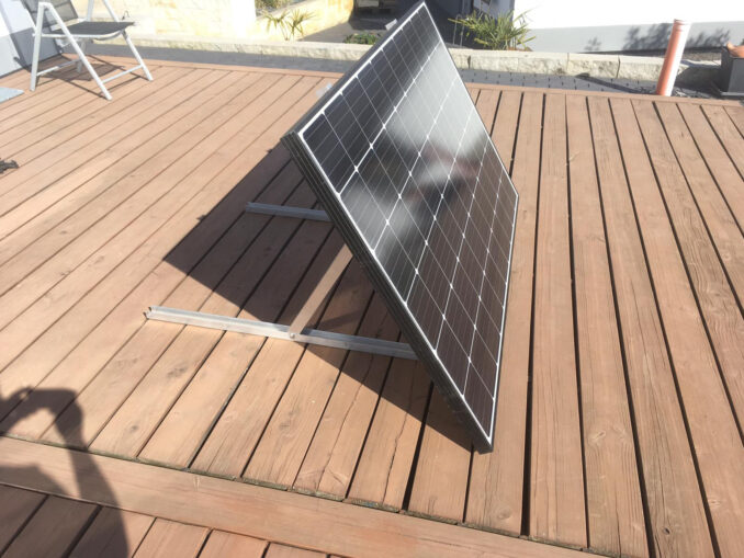 Halterung / Aufständerung für Solarmodul / Photovoltaikmodul. › Balkonkraftwerk Steckdosen