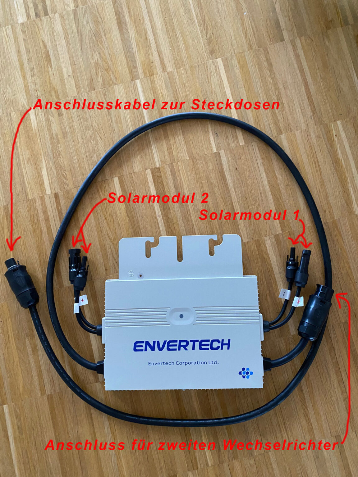 Aufbauanleitung für Ihr Balkonkraftwerk, Anschlüsse des Envertech Evt300 / Evt560